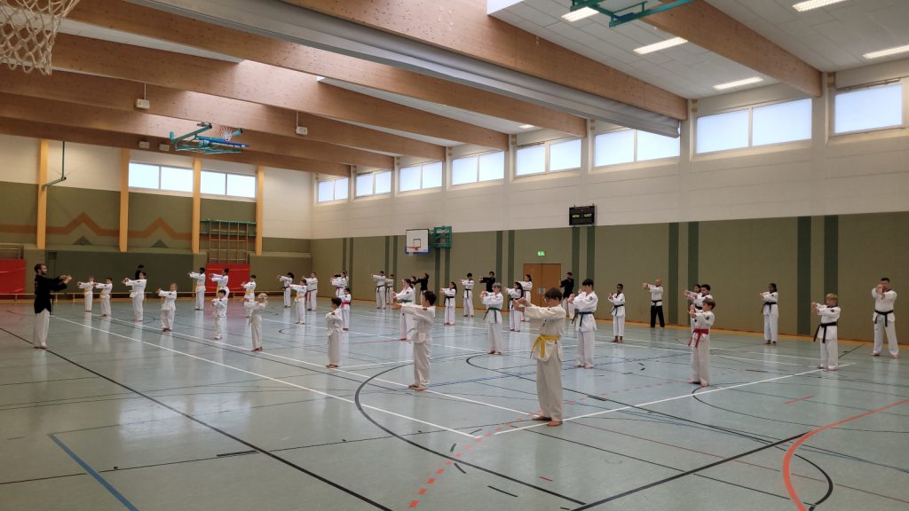 Aufwärmeinheit am ersten Trainingstag